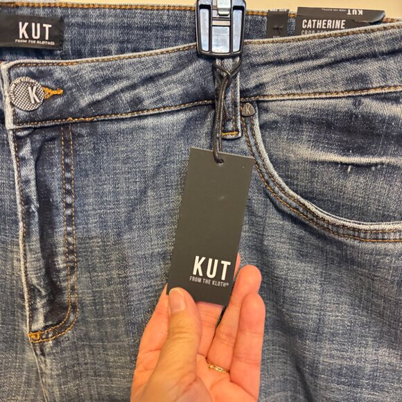 Kut from the Kloth Catherine Crop Straight Leg Jeans - Picture 3 of 10